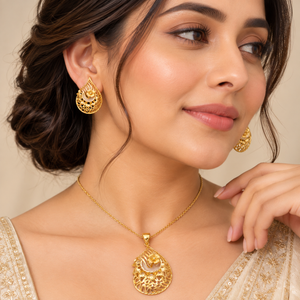 Blooming Aura Gold Pendant Set