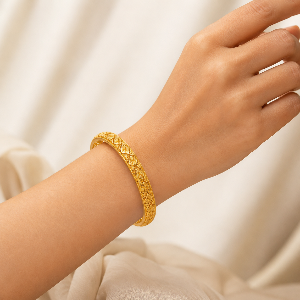 Intricate 22K Gold Pattern Bangles for Elegant Traditional Wear