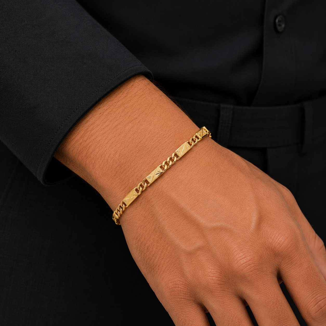 22KT Gold Textured Link Bracelet