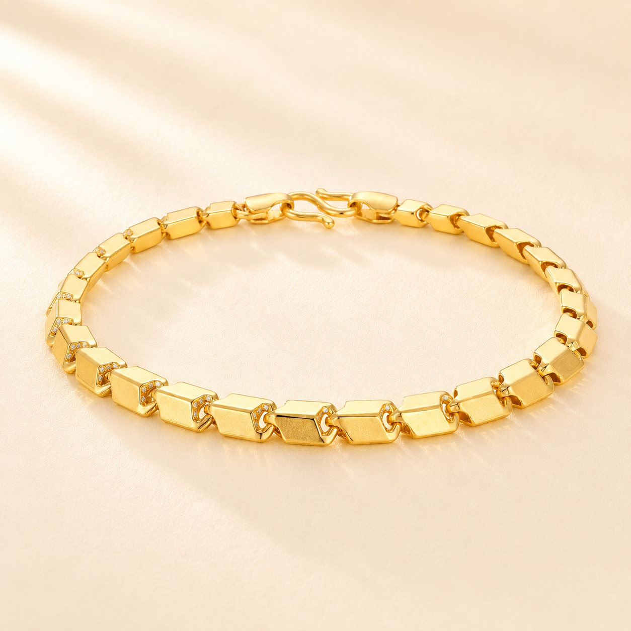 22KT Gold Minimal Link Bracelet