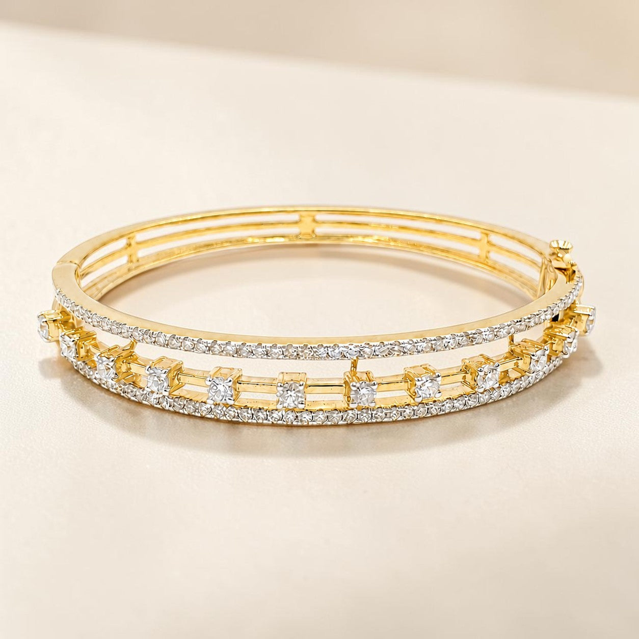 18KT Yellow Gold Diamond Designer Bracelet