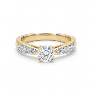 Gold ring with a diamond 