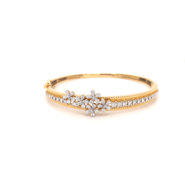18KT Yellow Gold Floral  Design Diamond Bracelet