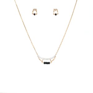 18k Elegant Diamond pendent set With Black Beads