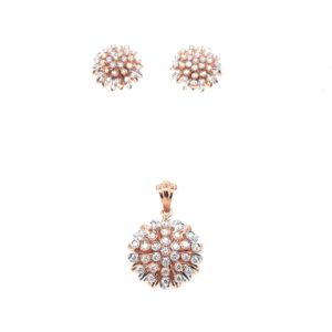 18KT Round Shape Diamond Pendent Set