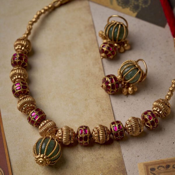 22K Antique Gold Beaded Necklace Set with Heritage Design