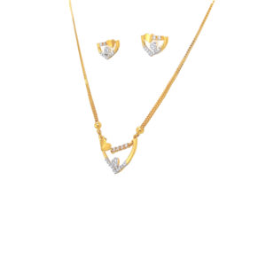 22KT Majestic Gold Pendant And Earrings Set