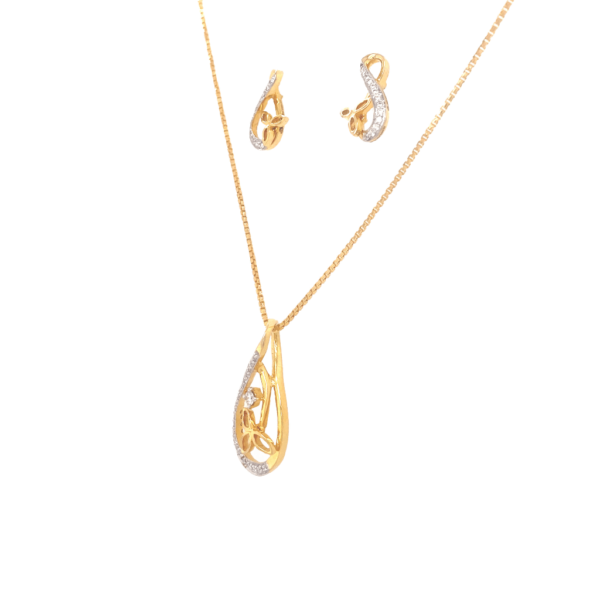 18K Yellow Gold Diamond Pendants And Earrings Set
