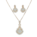 18k Radiant Diamond pendent set