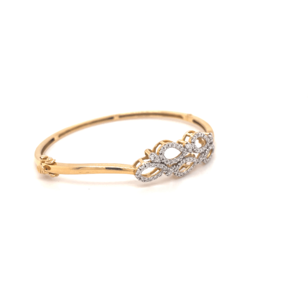 18KT Yellow Gold Diamond Bracelet with Drop-Shaped Diamonds