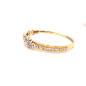 18KT Yellow Gold Flower Design Diamond Bracelet