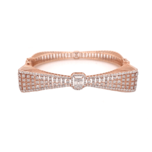Adorning 18 K Diamond Bracelet For Ladies