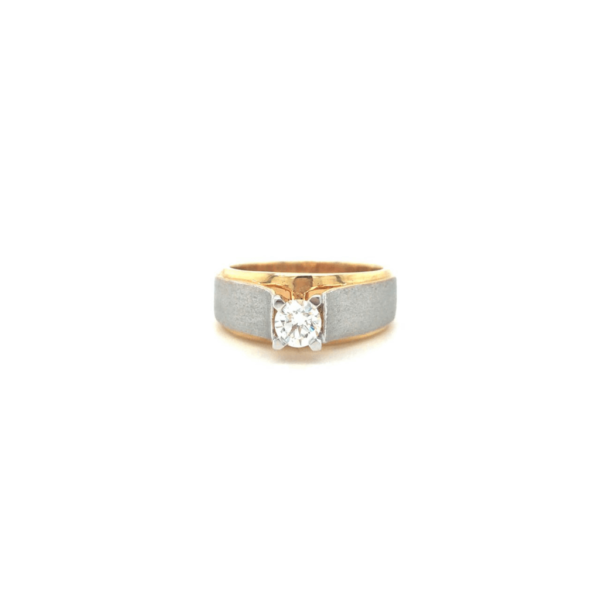 18K Yellow Gold Diamond ring with Elegant Design
