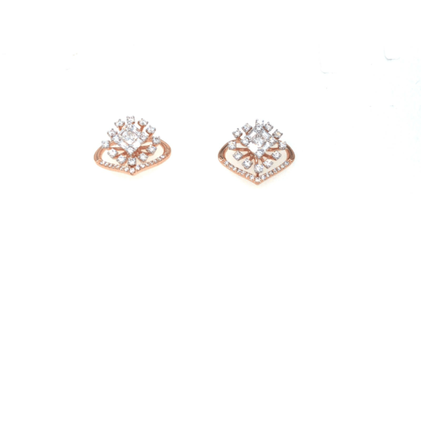 18k Heart Shape Look and Step Flower Diamond Earring