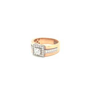 18K Rose Gold Diamond Ring in Stunning Solitaire Pattern