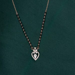 Classic 18k Gold Mangalsutra with Leaf Pendant Accent
