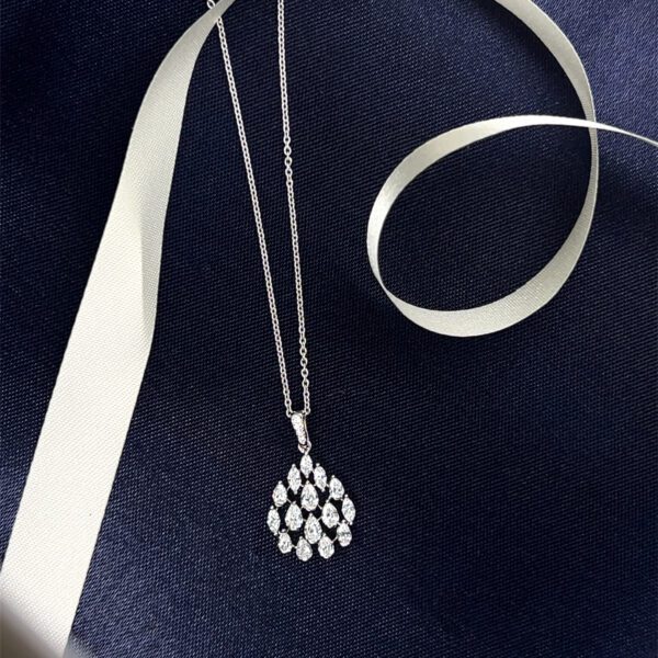 Dazzling Diamond Pendant Set for everyday elegance