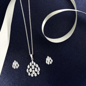 Dazzling Diamond Pendant Set for everyday elegance