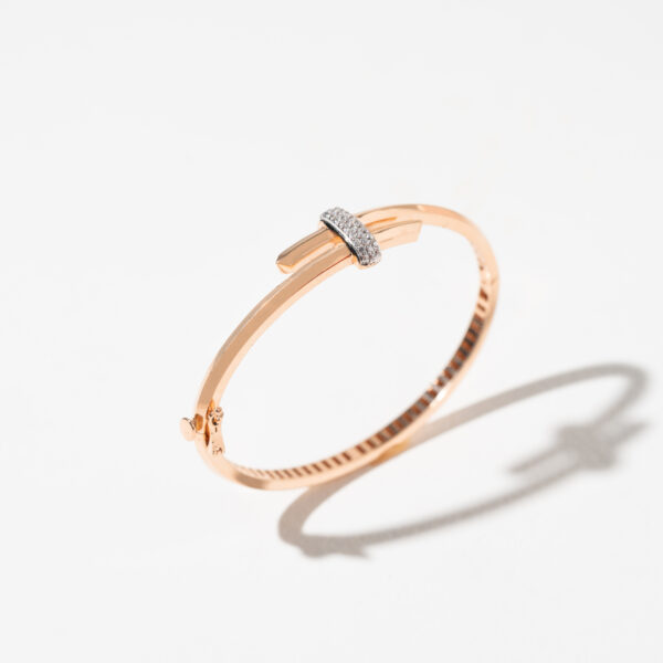 18K Rose Gold Diamond-Studded Minimal Bracelet